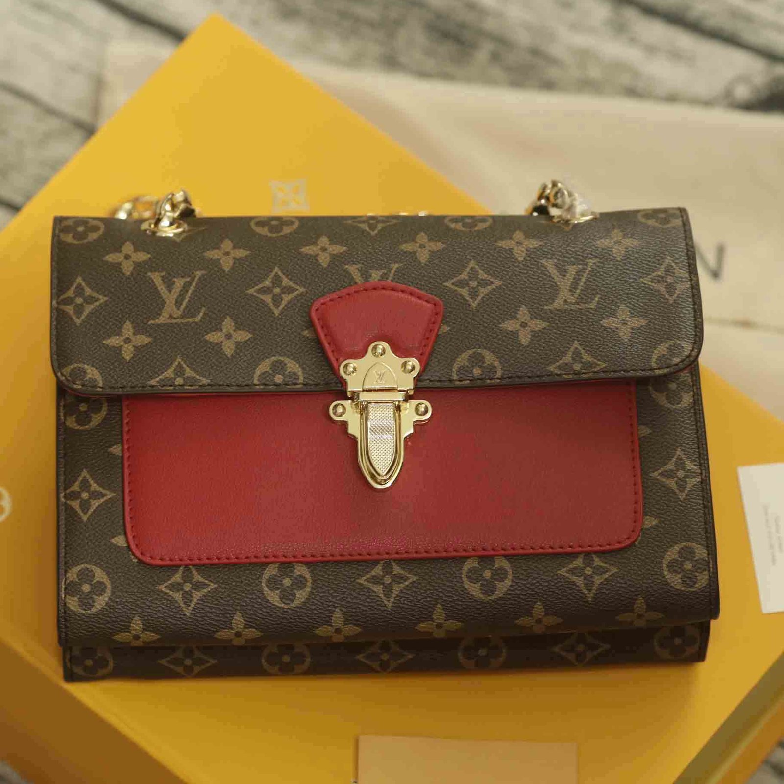 Gucci Zip Around Wallet