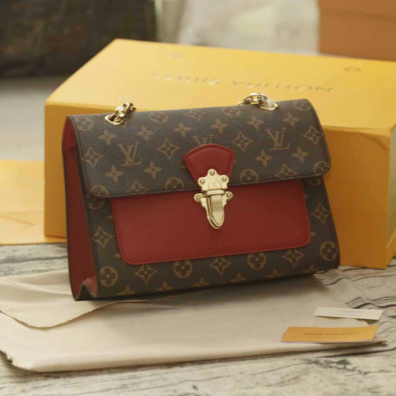 Gucci Zip Around Wallet
